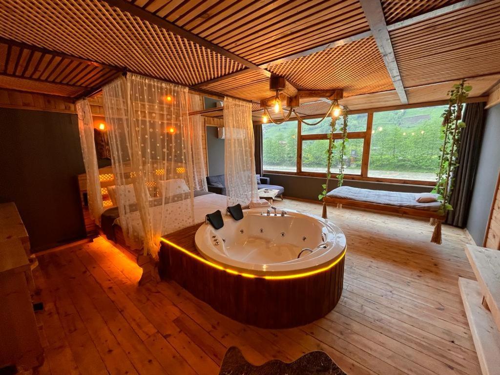 ريزه Wooden Palace V.I.P Suit المظهر الخارجي الصورة